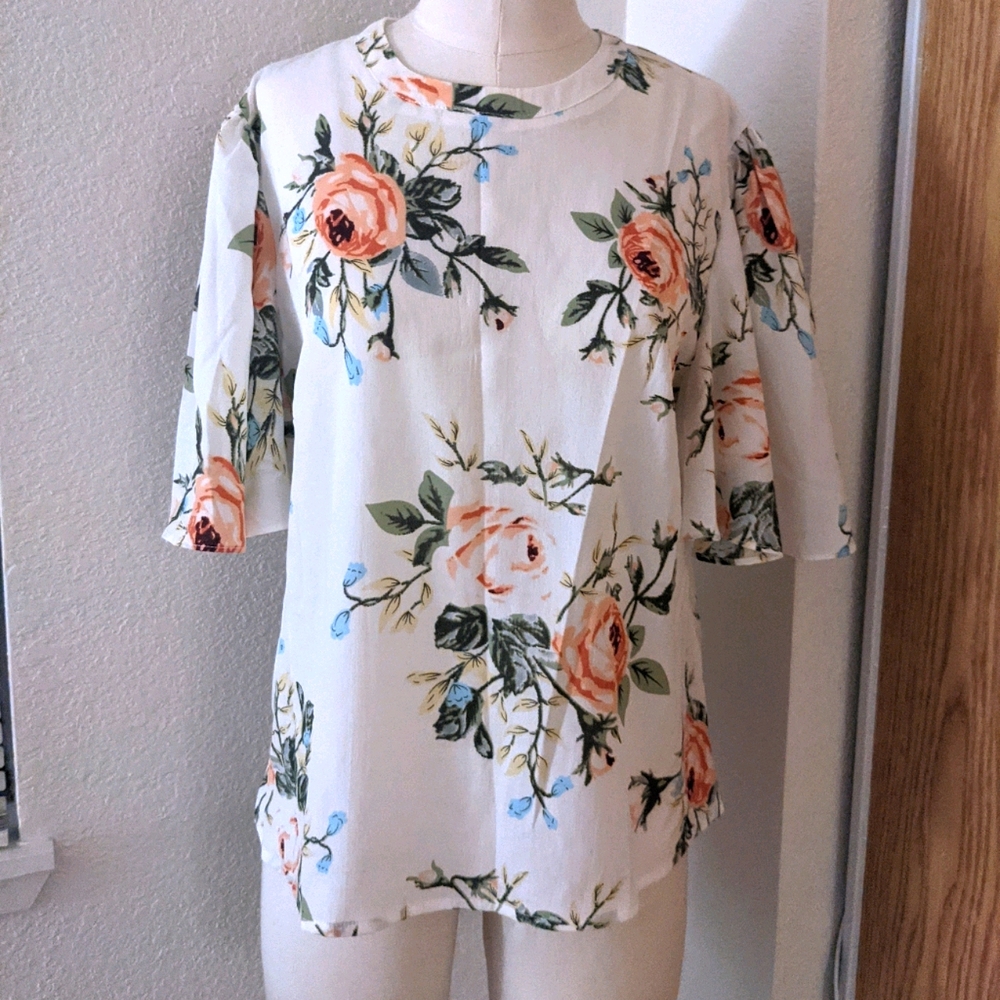 *SOLD* SHEIN Floral Flutter Sleeve Blouse